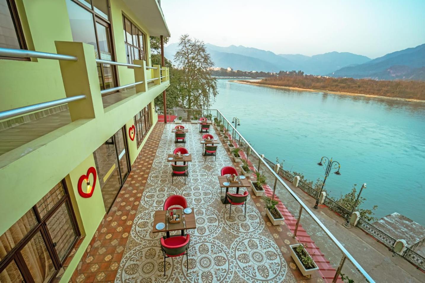 The Neeraj Naturecure On Ganga Rishikesh Bagian luar foto