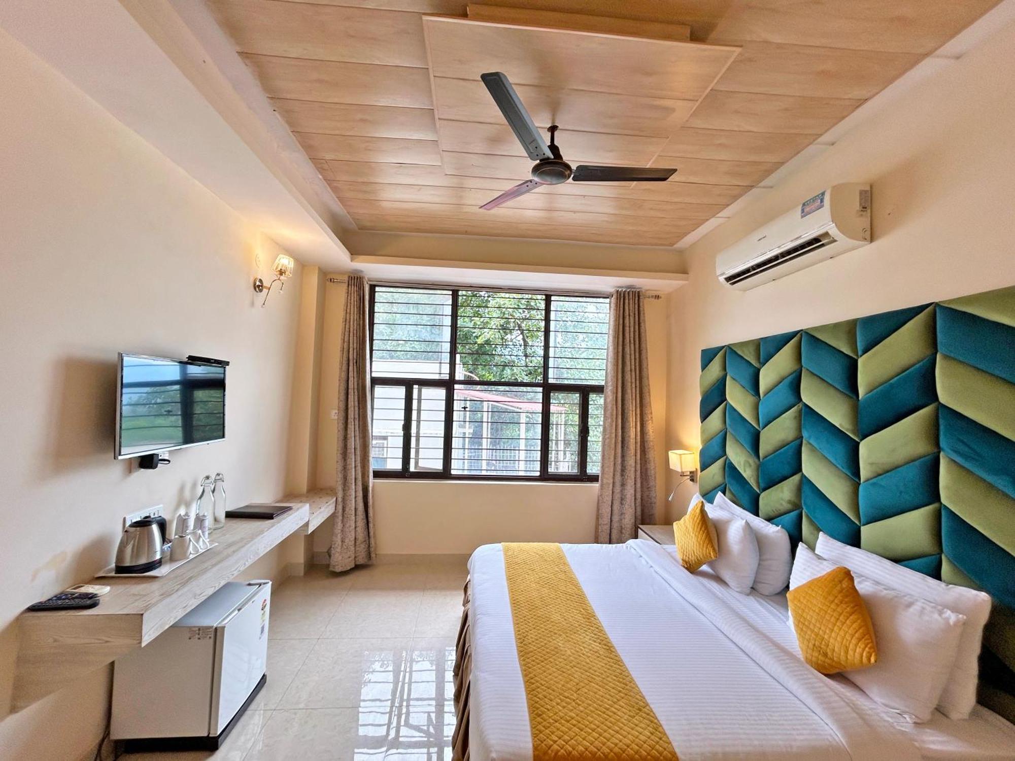 The Neeraj Naturecure On Ganga Rishikesh Bagian luar foto